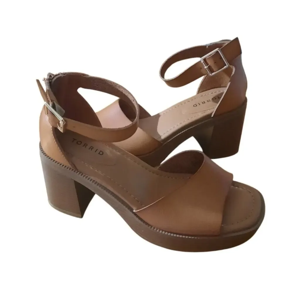 Torrid Womens Brown Faux Leather Chunky Heel Wide Toe Strap Sandals Size 8.5